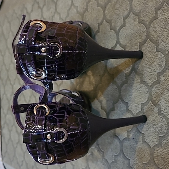 Patent leather heels - Picture 2 of 3